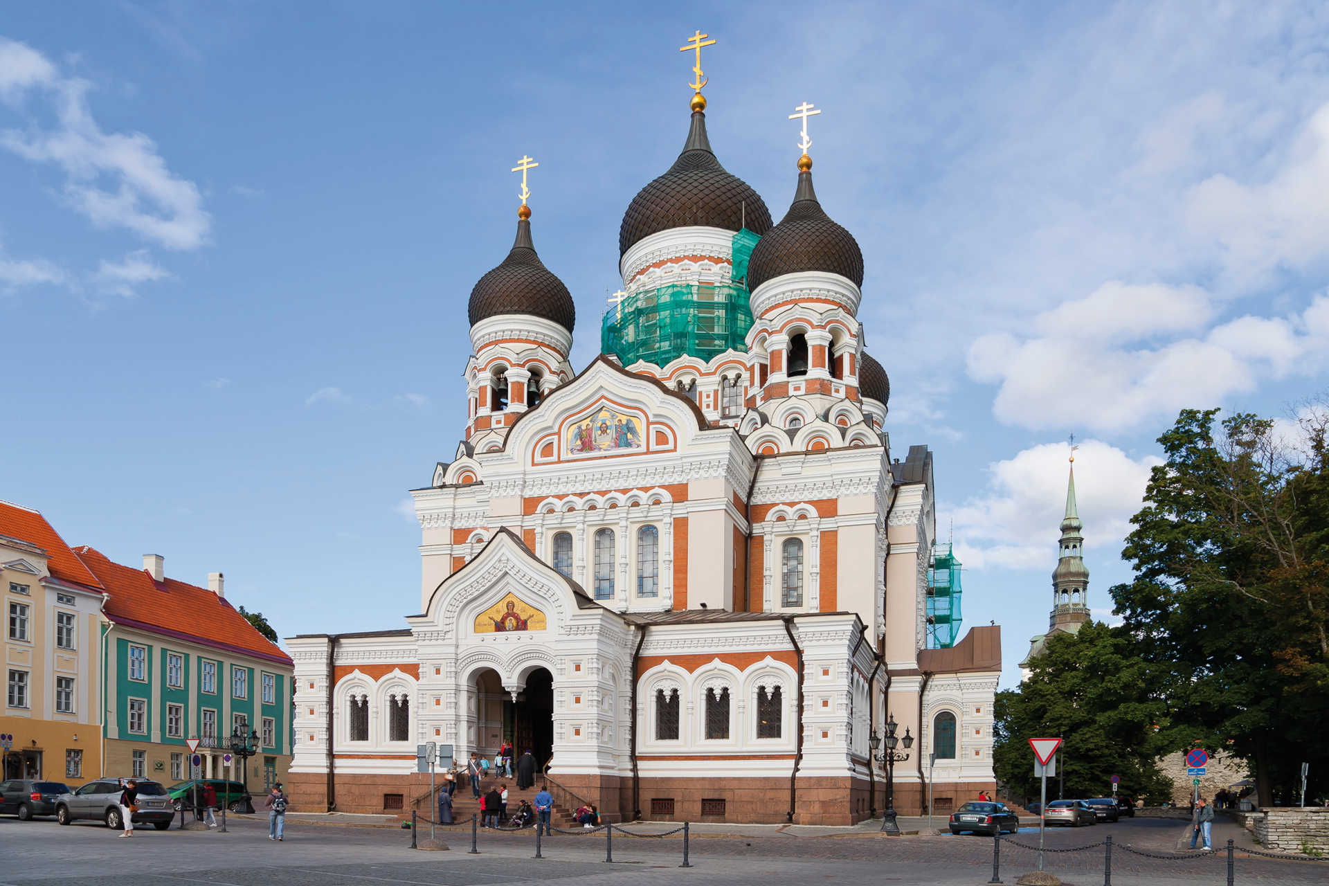 Russisch-orthodoxe Kathedrale mit Zwiebeltürmen in Tallinn, Estland